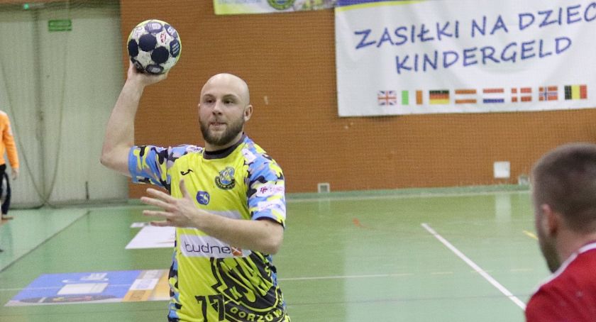 Szczypiorniści lepsi w derbach, Kasprzak w GP 2021, piłkarze z jednym punktem