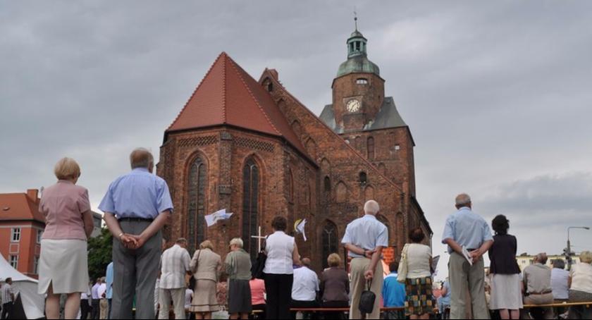Kibice ofiarowali ponad 14 tysięcy złotych na odbudowę katedry!
