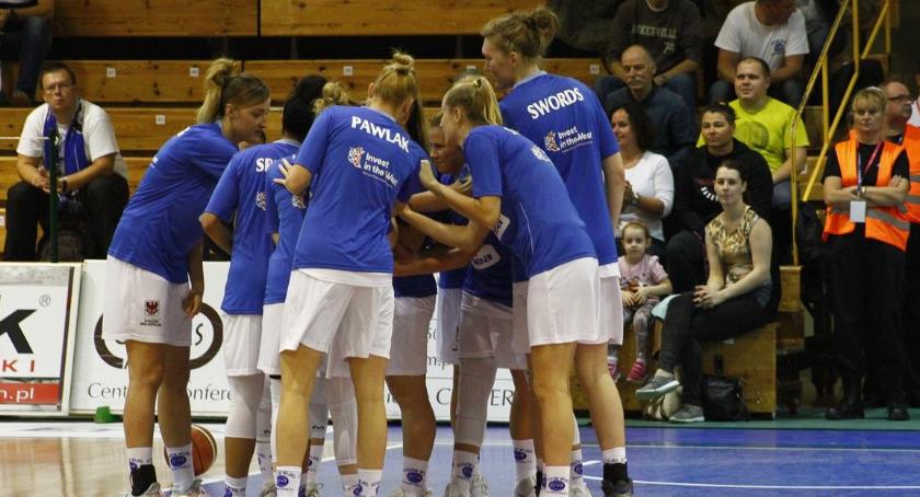 Dużo piłki nożnej, ręcznej i koszykówi. Futboliści znów rekrutują