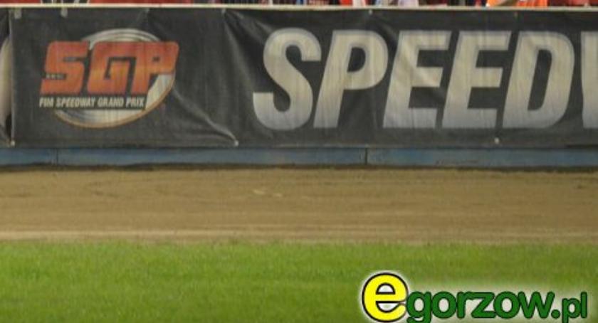 Zmarzlik otarł się o finał. Woffinden najlepszy na inaugurację GP