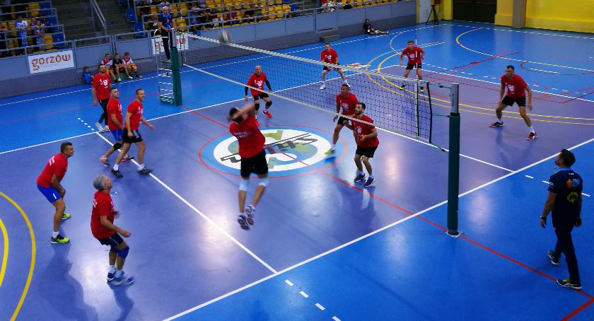 Sporty halowe z przytupem. Wraca siatkówka, pojadą w Wawrowie